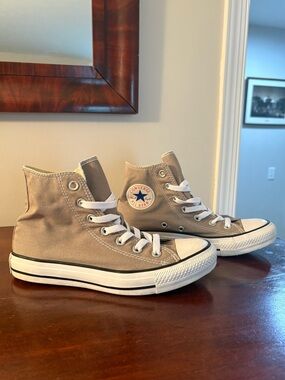 Converse High Top Sneakers - Beige/Gray